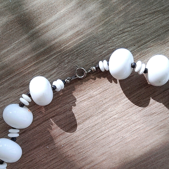 White Lucife Beaded Necklace Elegant Jewelry - Picture 2 of 5